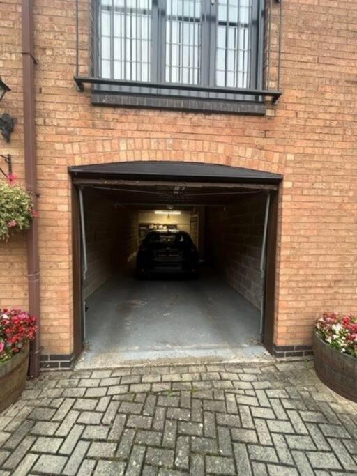 Bs - Luxury Top Floor 4 Bed Apartment With Garage In Town Centre - No Lift ストラットフォード＝アポン＝エイボン エクステリア 写真